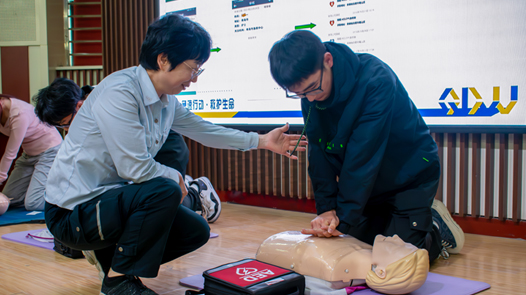 青岛市急救中心开展“挽救生命的急救技术”专题培训